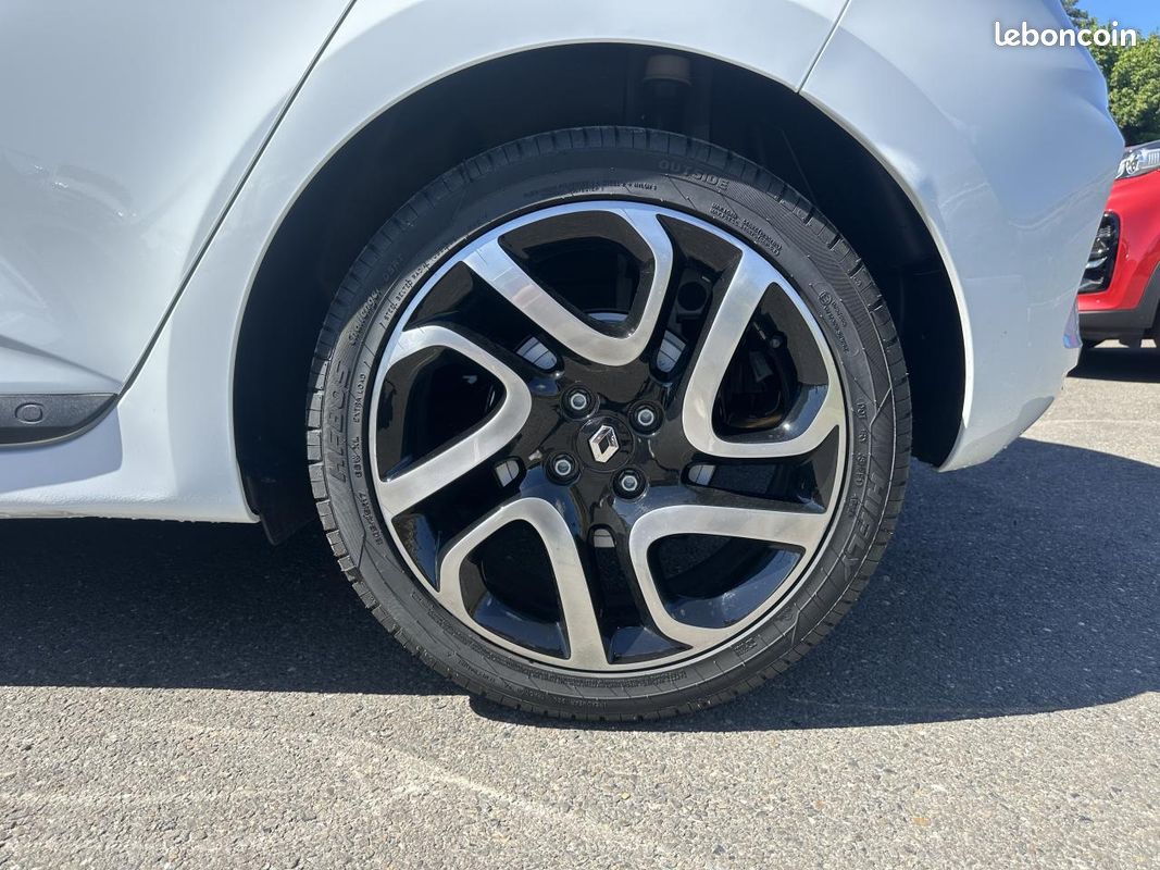 RENAULT CLIO 1.6 E-Tech Hybride - 145 - BVA multi-modes 2025 V Evolution Réversible - GARANTIE 12 MOIS (image 17)