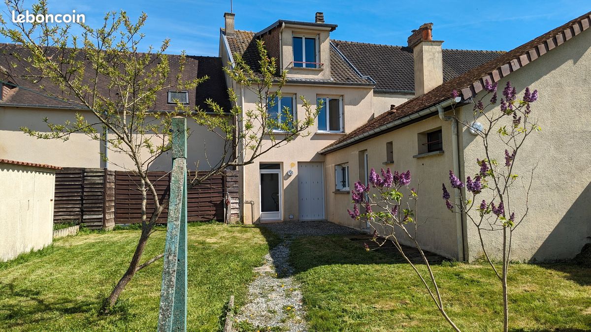 Maison 6 pièces 115 m² · à Villeneuve-en-Perseigne · 115 m² · 780 €/mois