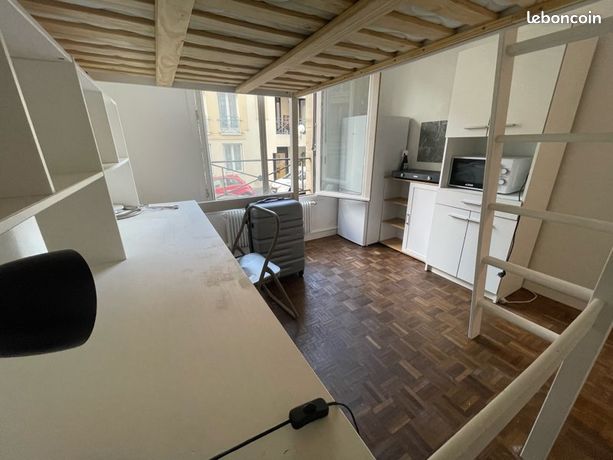 Studio a Versailles