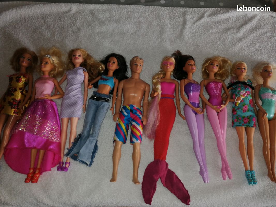 Lot de barbies (image 3)