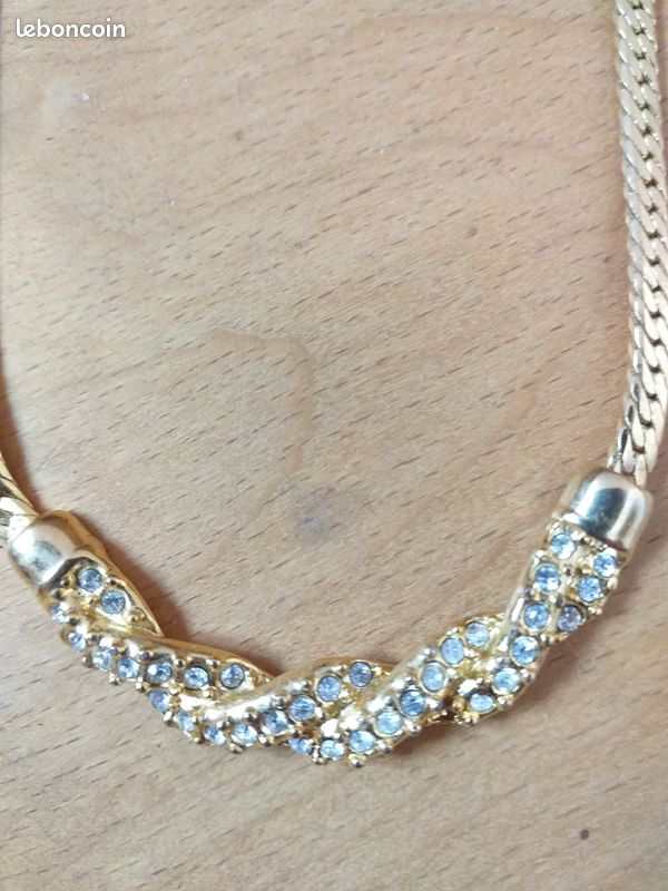 Collier (image 2)