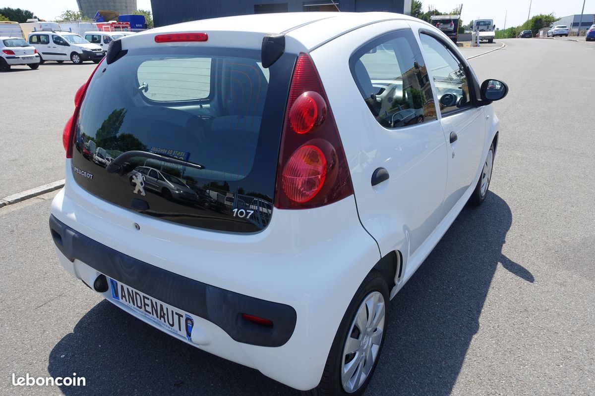 Peugeot 107 5p 1.0i 68ch essence - 56099 km (image 4)