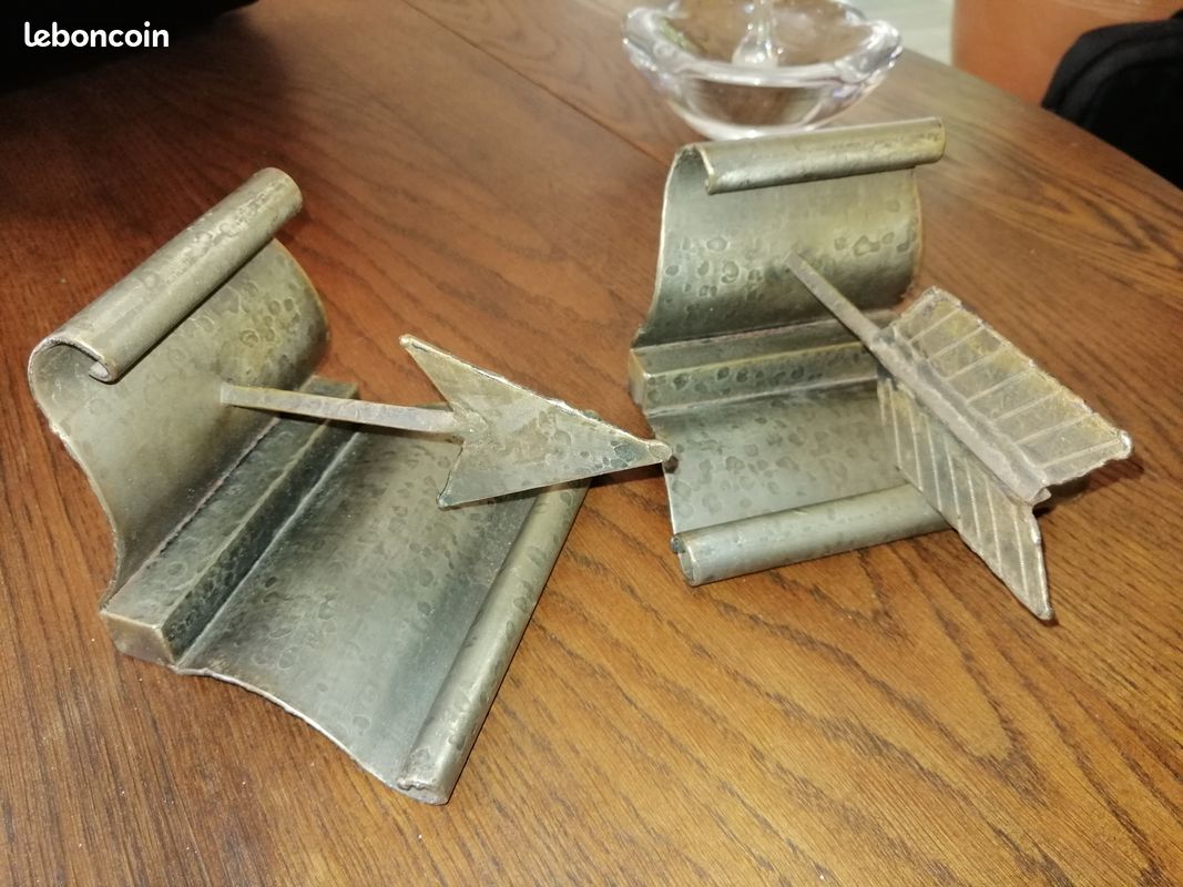 Paire originale de serre-livres en fer forgé (image 1)