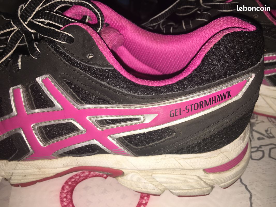 ASICS Gel Stormhawk noires et rose P38 Chaussures