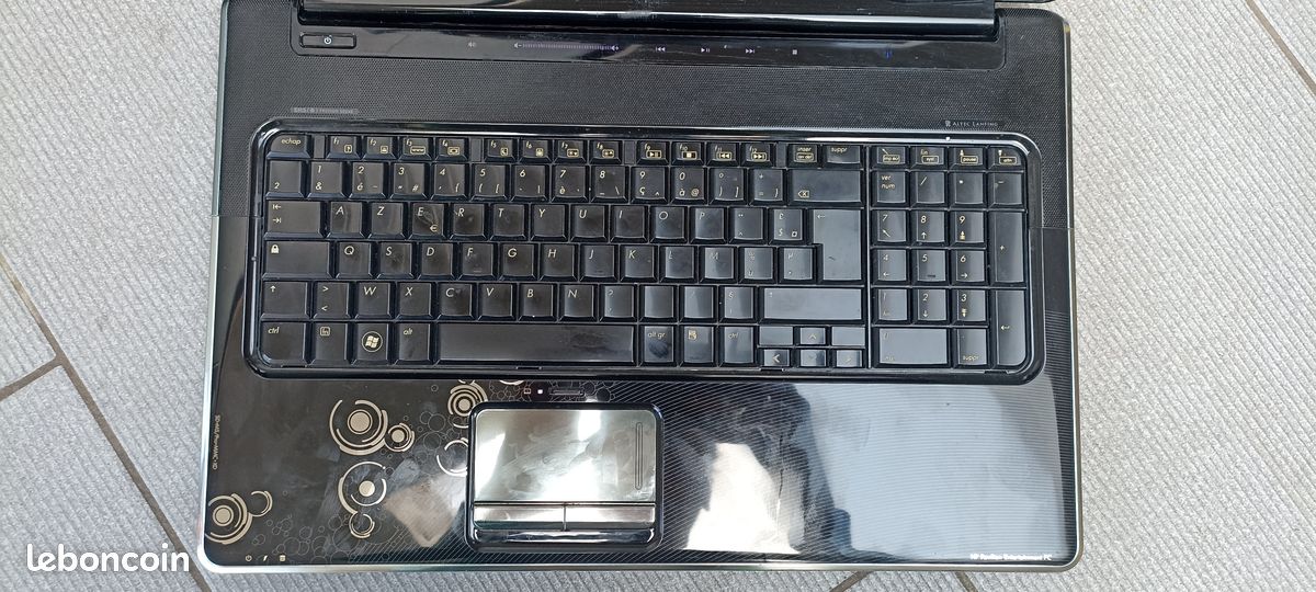 PC Portable HP Pavilion DV7 - 17,3" - Core 2 Duo - 4 Go RAM - 320 Go - Ubuntu