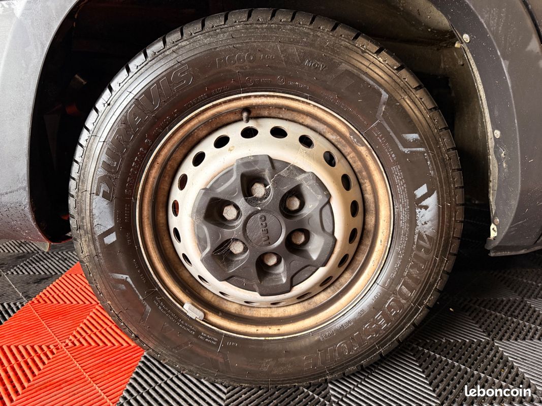 Iveco daily vu 35s16 2.3 156ch h2 hi-matic tva recuperable (image 16)
