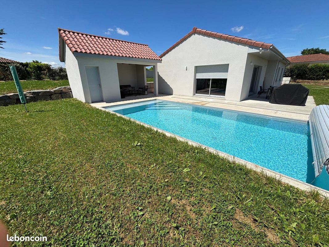 Maison 4 pièces 130 m² · à Roannes-Saint-Mary · 130 m² · 342 000 €