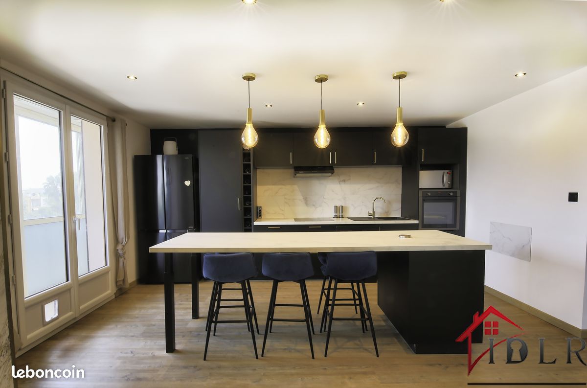 Appartement 4 pièces 93 m² · à Hyères · 93 m² · 382 000 €