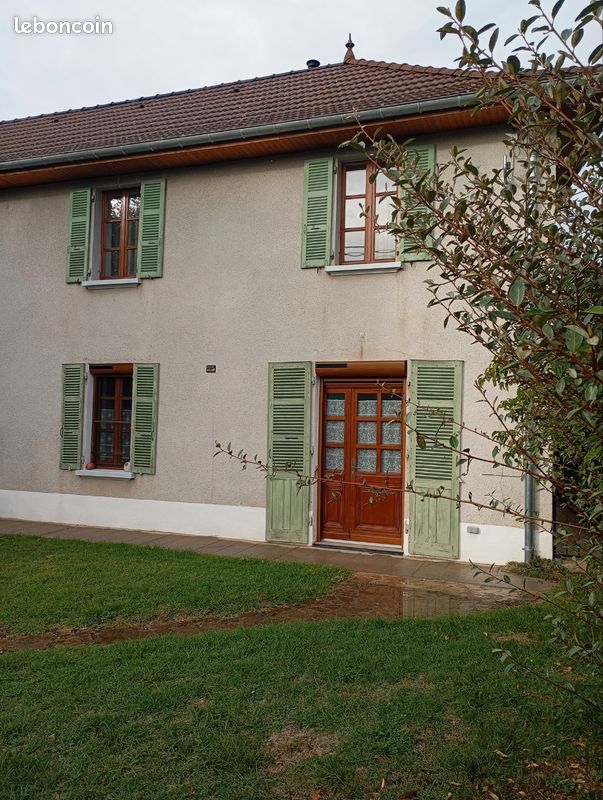 Maison 4 pièces 111 m² · à Le Pont-de-Beauvoisin · 111 m² · 250 000 €