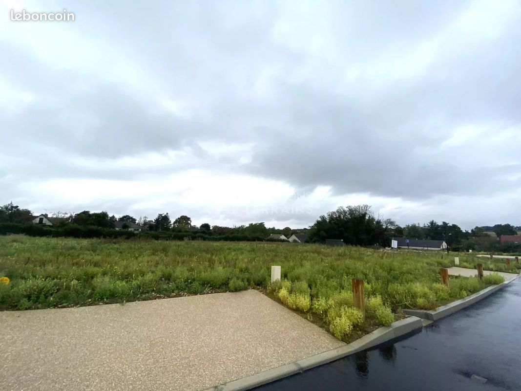 Terrain à bâtir de 622 m² à CHAUMES-EN-BRIE (77) · 152 000 €