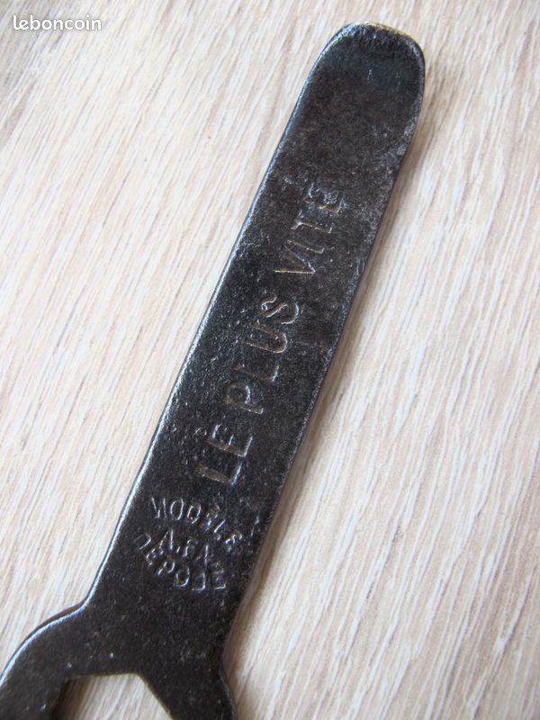 Ancienne Clé De Vélo 'LE PLUS VITE' Modèle AFA Déposé - 11,5x5 Cm - Vintage