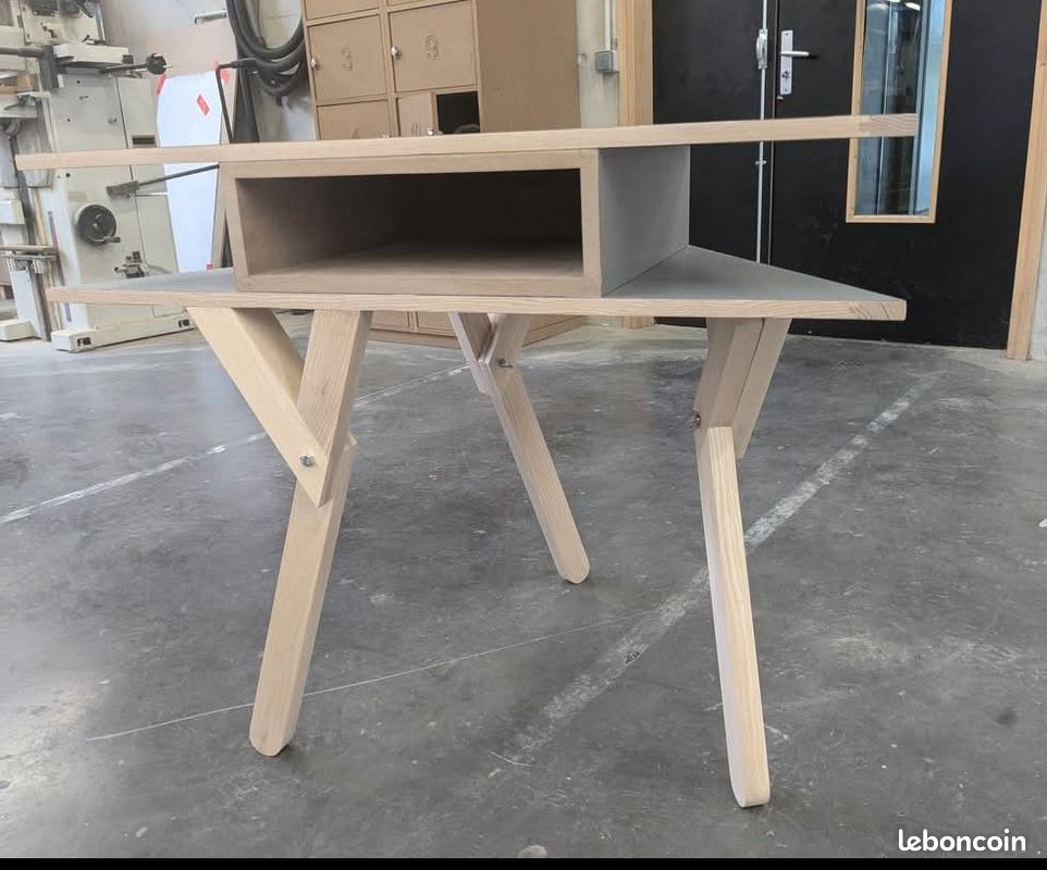 Bureau / Table Basse (pièce artisanale) (image 1)