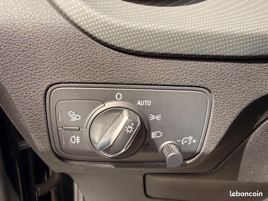 AUDI Q2 35 TFSI 150 S tronic 7 S line (image 24)