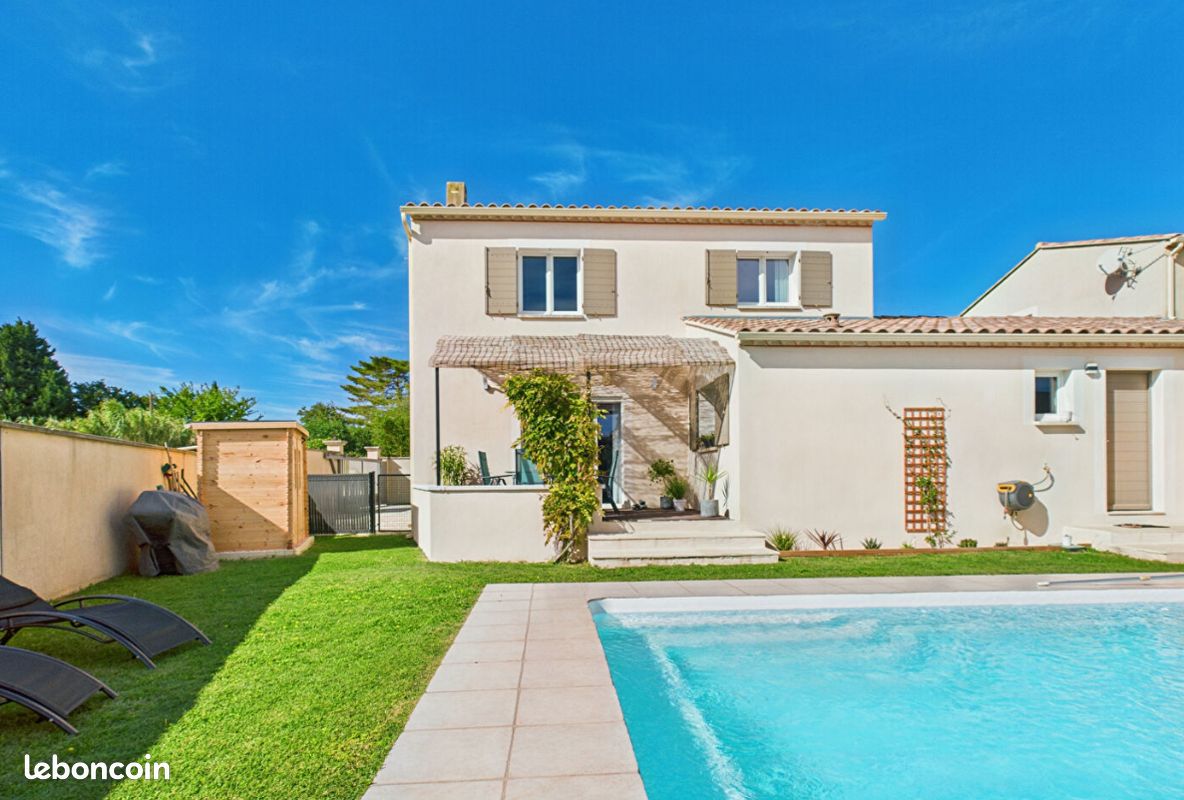 Maison 5 pièces 120 m² · à Rochefort-du-Gard · 120 m² · 383 500 €