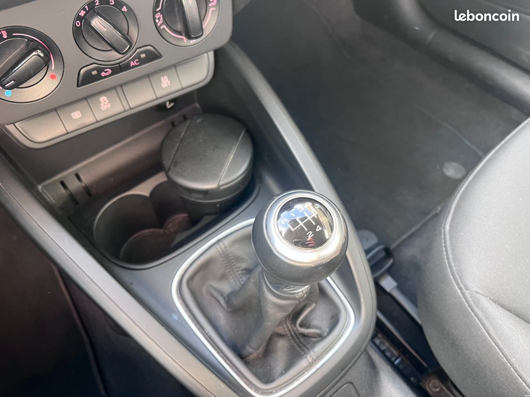 Audi a1 1.6 tdi 90 ch ambiente (image 22)
