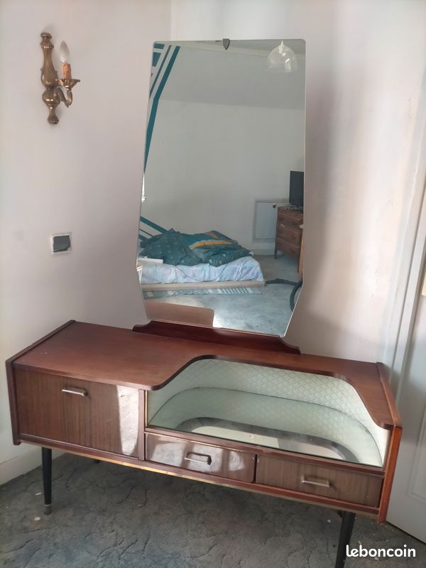 Coiffeuse année 70 (image 1)