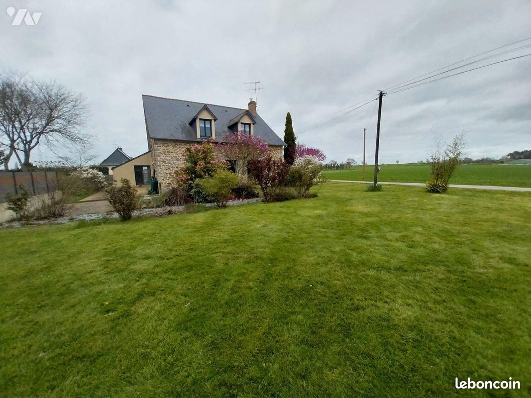 Maison 6 pièces 228 m² · à Étrelles · 228 m² · 336 375 €