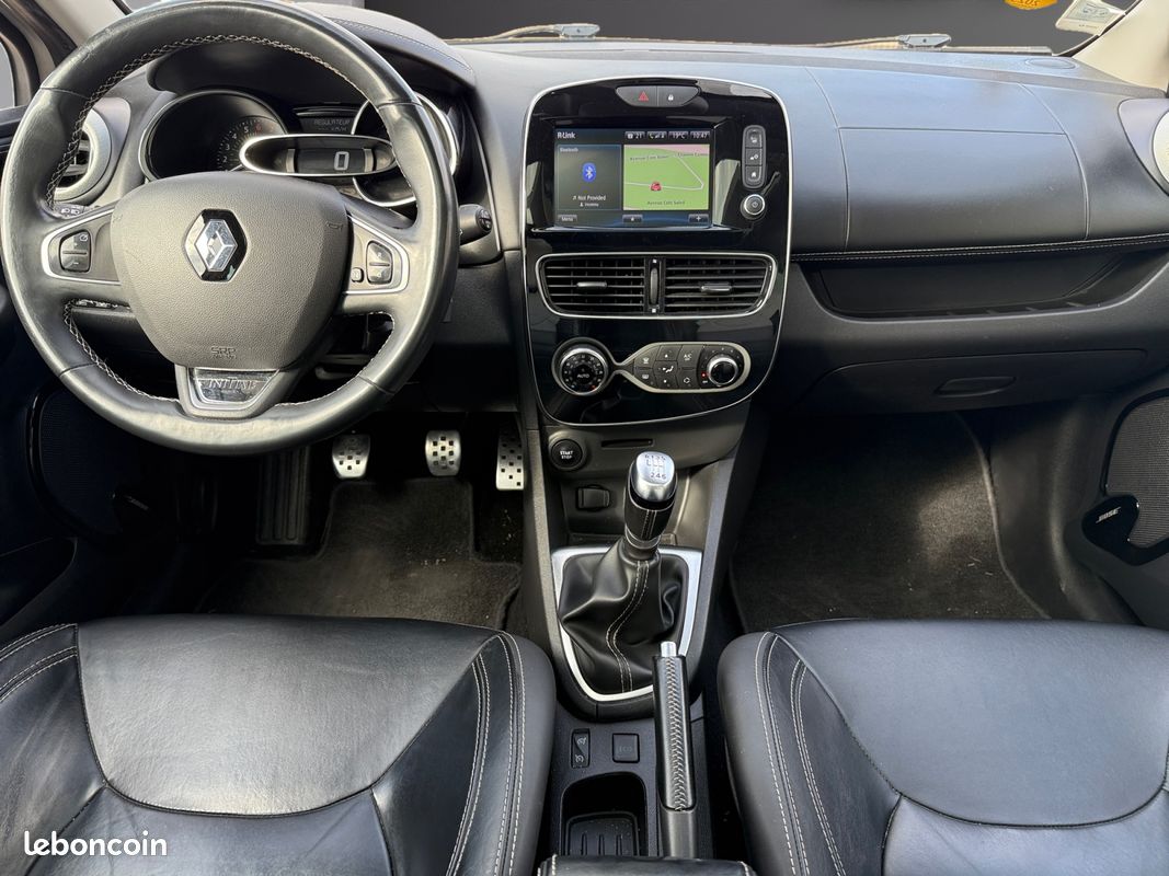 RENAULT CLIO 1.2 TCE 120 INITIALE PARIS 118Ch Sièges chauffants Système Bose Garantie 12 mois (image 2)