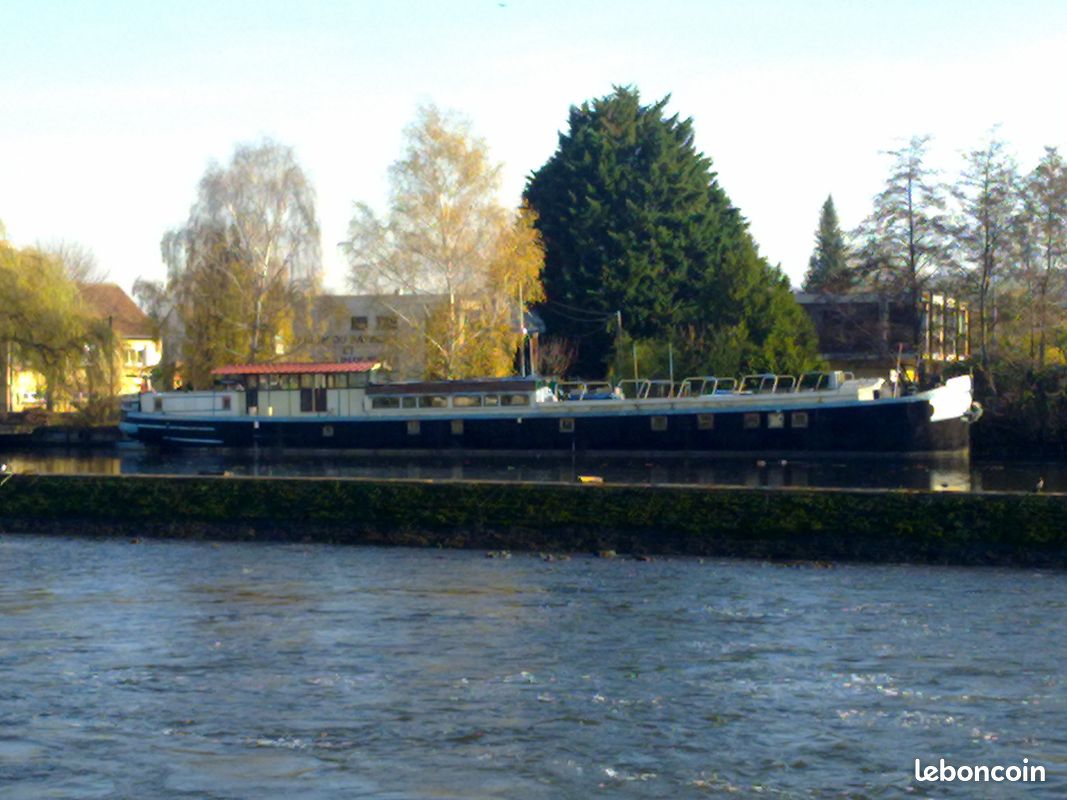 Local commercial 7 pièces 135 m² · à Auxerre · 135 m² · 38 000 €