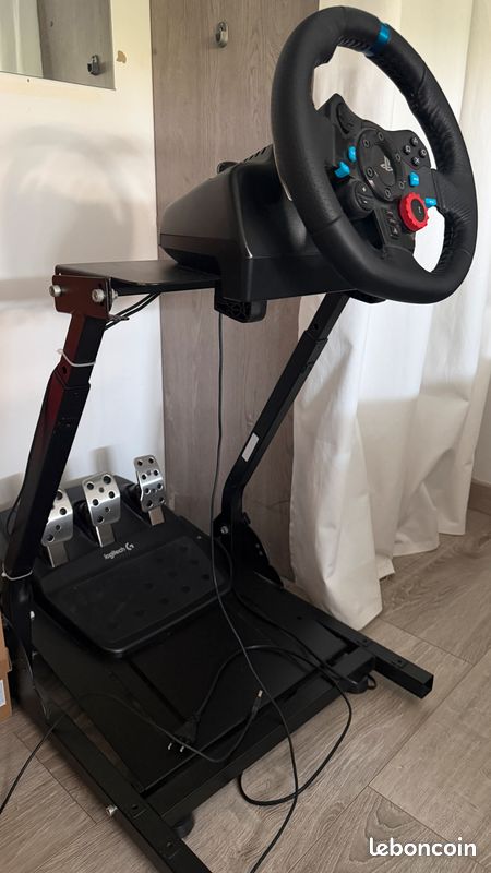 Volant Logitech G29 + pédalier + support (cockpit) comme neuf (image 1)