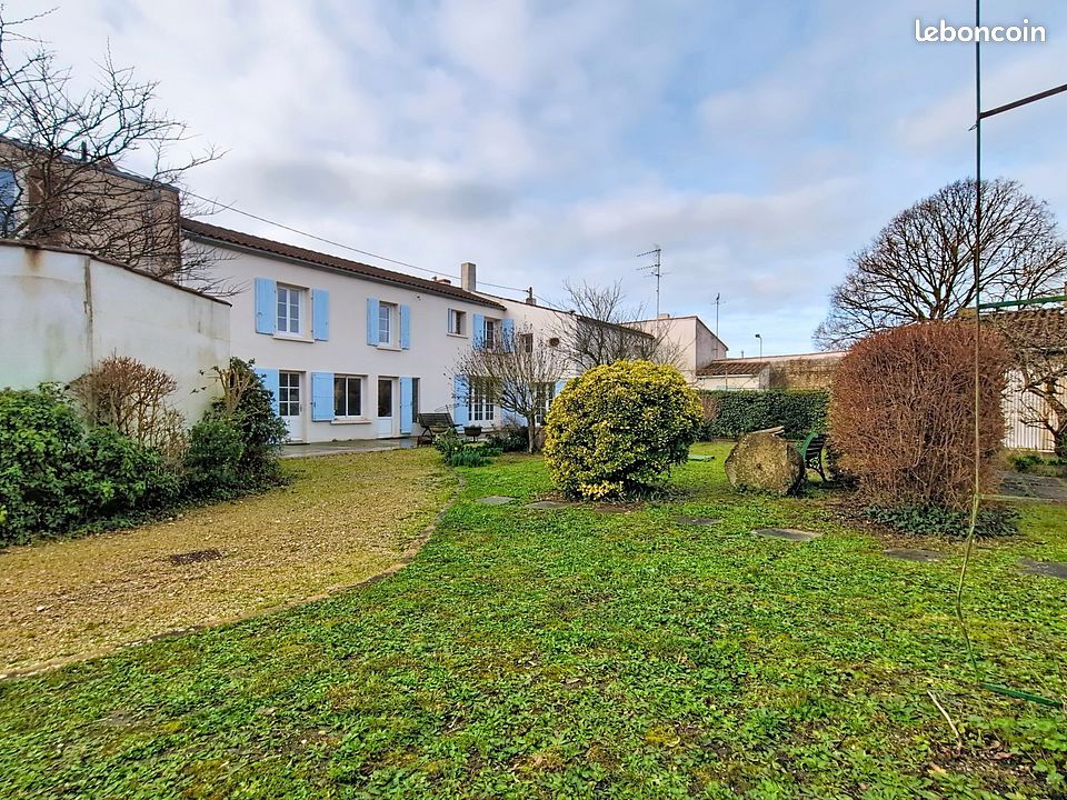 Maison 6 pièces 153 m² · à Nieul-sur-Mer · 153 m² · 676 000 €