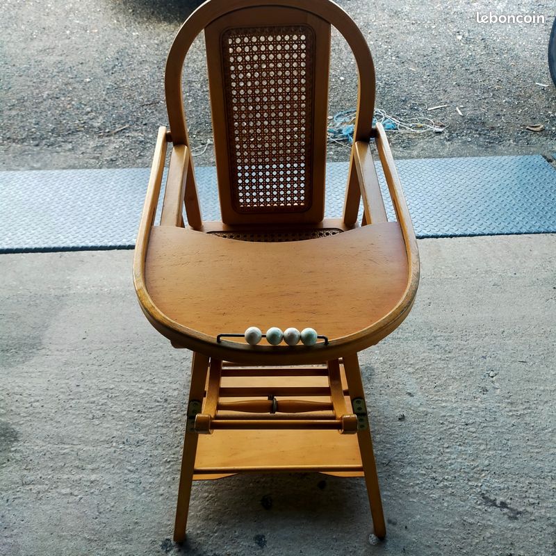 Une chaise pour bébé (image 2)