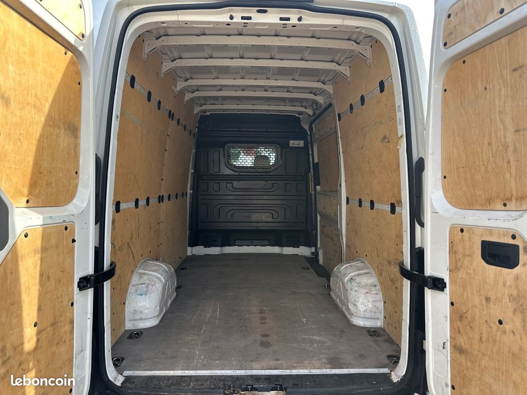 Volkswagen Crafter L3H3 (image 7)