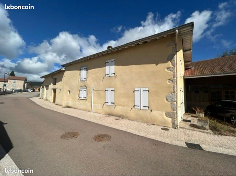 Maison 7 pièces 130 m² · à La Tuilière · 130 m² · 75 000 €