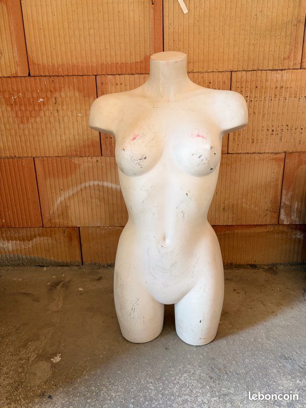 Mannequin femme (image 1)