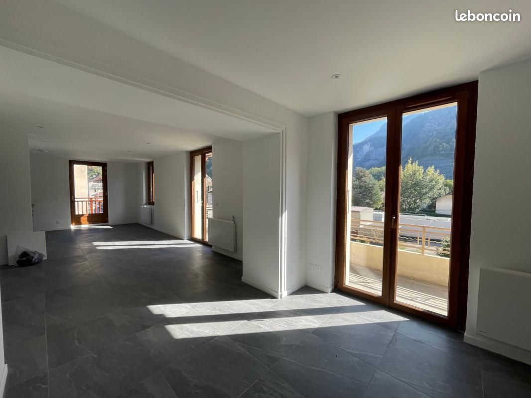 Appartement 3 pièces 91 m² · à Cluses · 91 m² · 1 230 €/mois