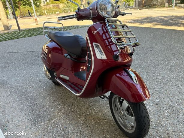 Vespa 300 Gts Touring Motos