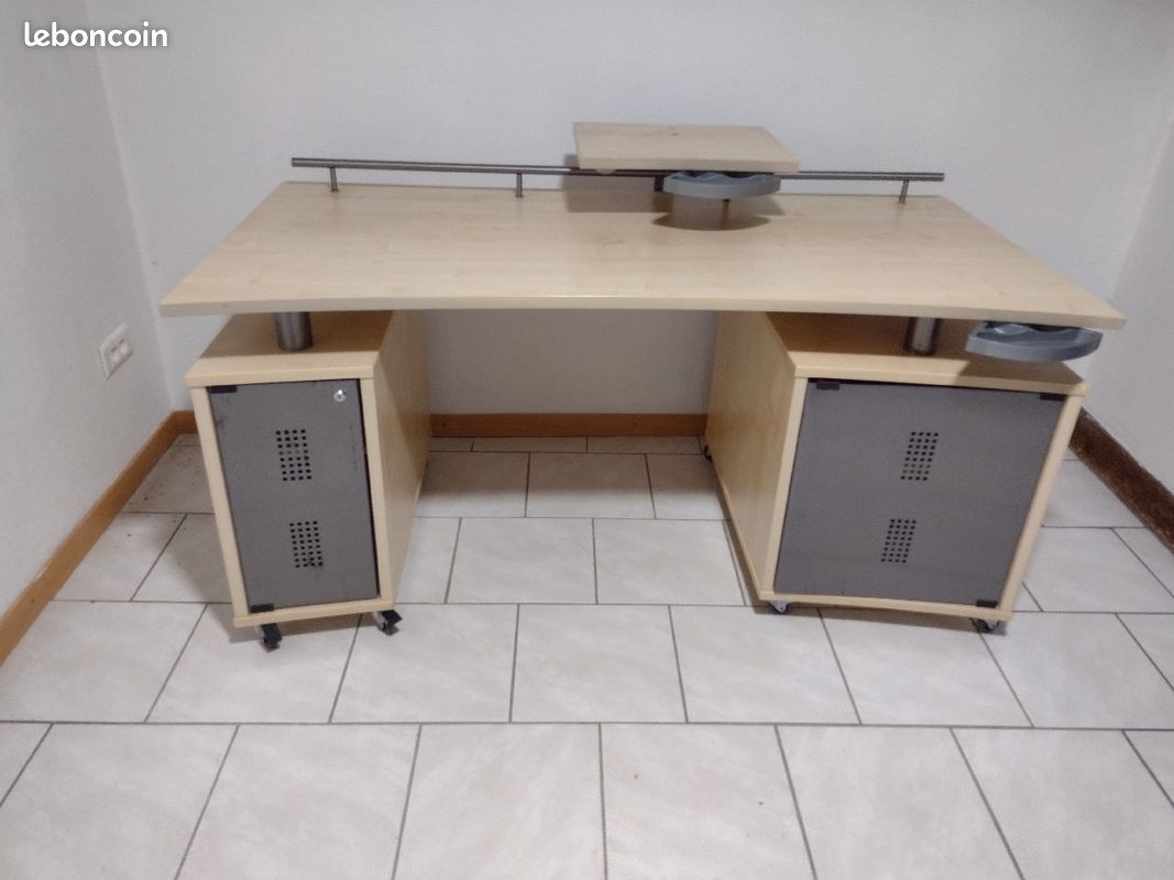 Bureau (image 2)