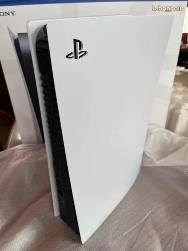 Playstation 5 Édition Standard avec lecteur CD (image 1)