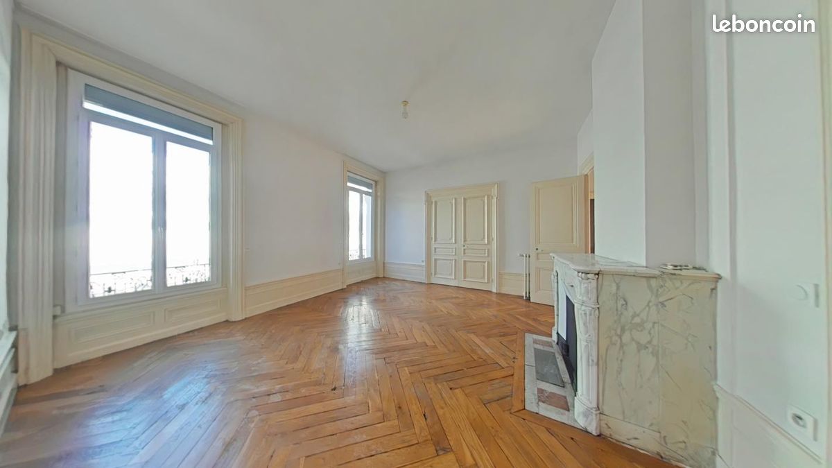 Appartement 6 pièces 116 m² · à Saint-Étienne · 116 m² · 970 €