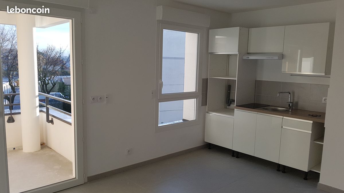 Appartement 2 pièces 44 m² · à Fontaine · 44 m² · 690 €/mois