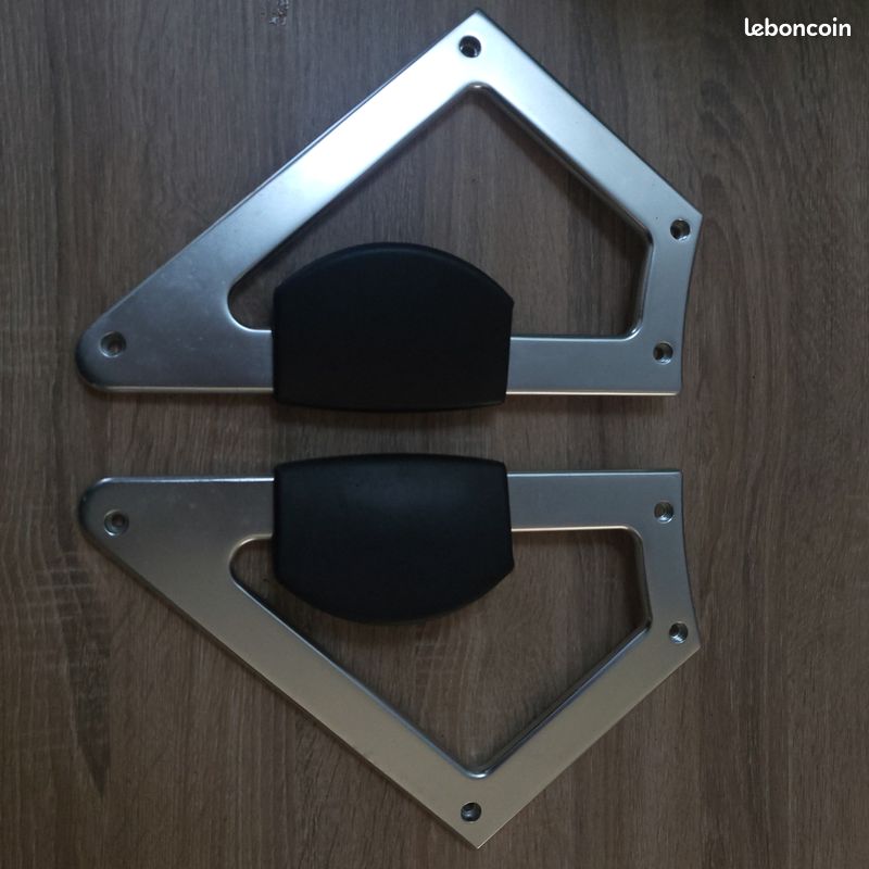 Arche tableau de bord protège genoux audi tt 8n (image 1)