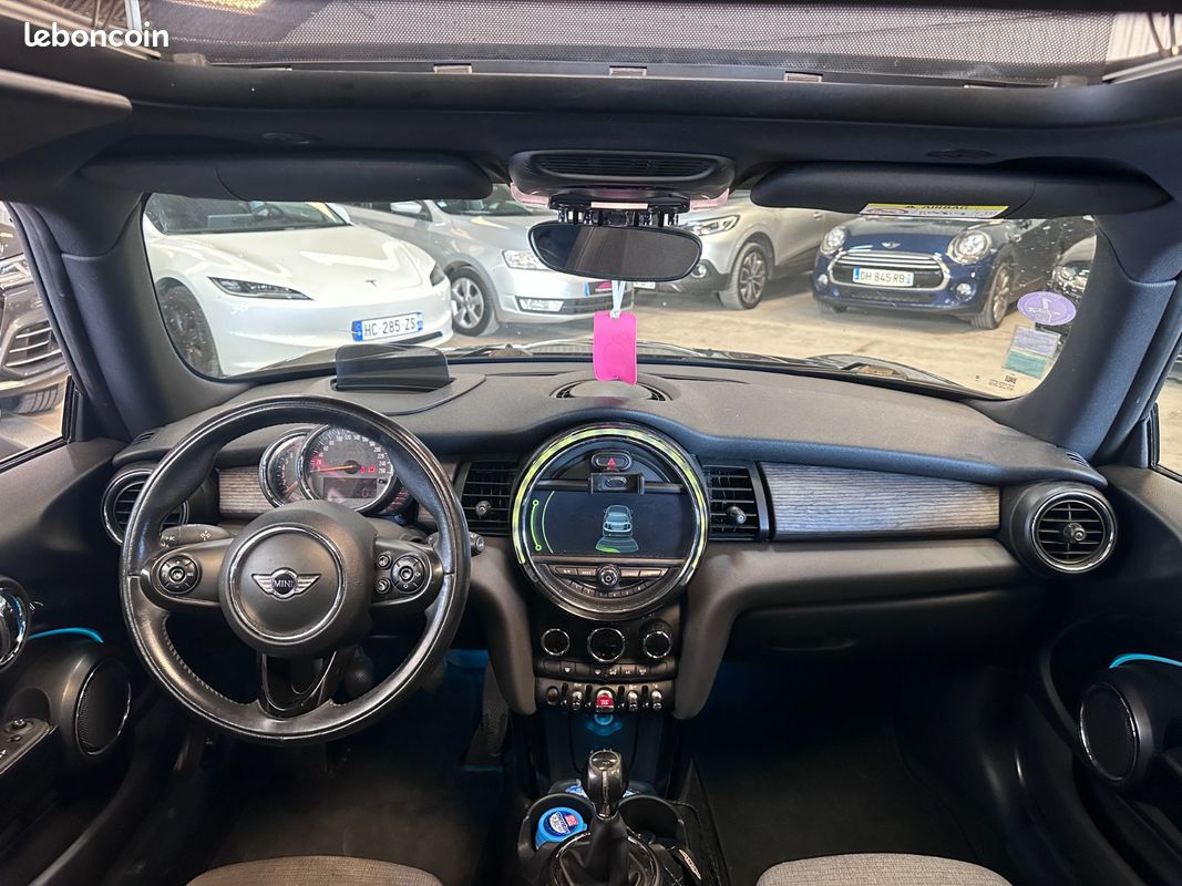 MINI HATCH 3 PORTES F56 Cooper S 192 ch Pack Red Hot Chili / AFFICHAGE TETE HAUTE / TOIT OUVRANT / RADAR ARRIERE (image 19)