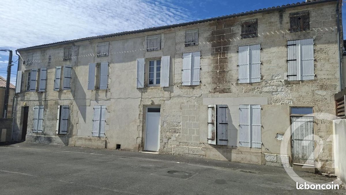 Immeuble 201 m² · à Angoulême · 201 m² · 286 200 €