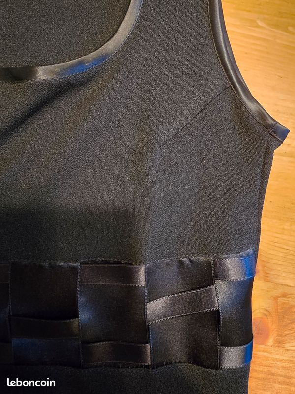 T38 Elégante petite ROBE noire (image 4)
