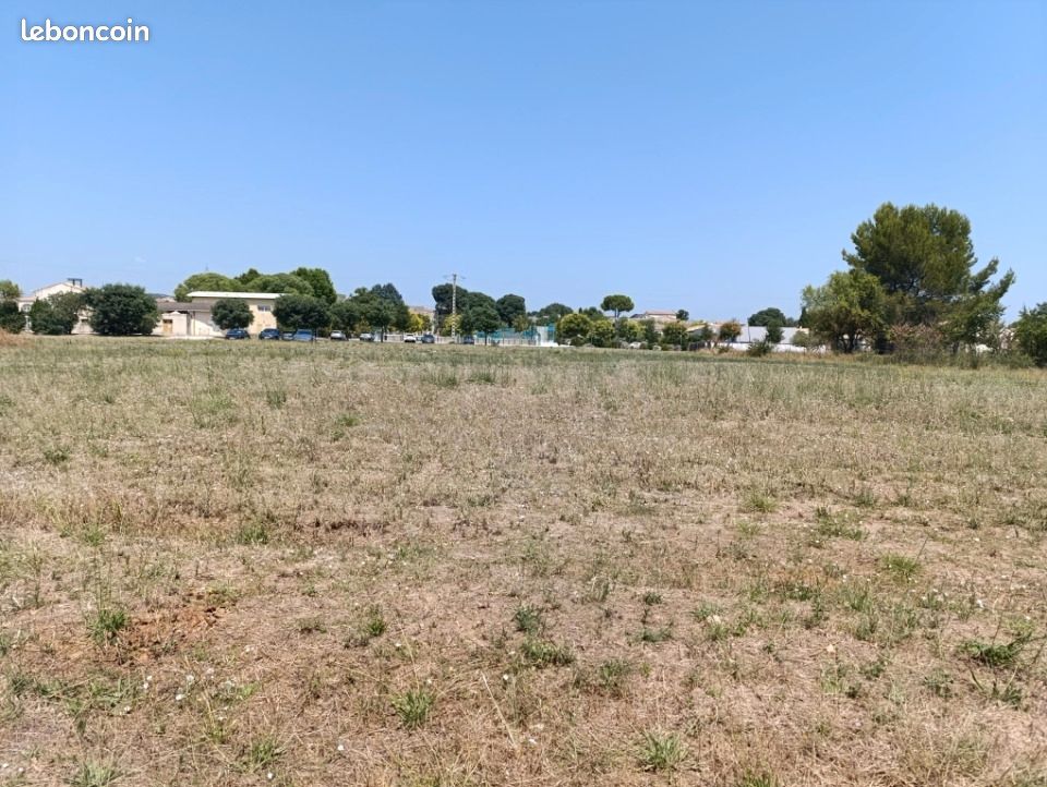 Terrain 570 m² Galargues · 189 900 €