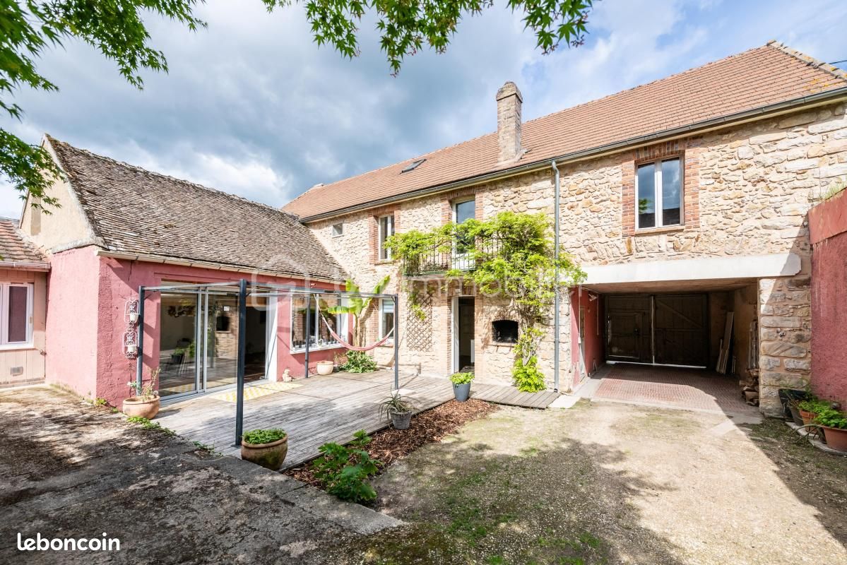 Maison 6 pièces 214 m² · à Chaumont · 214 m² · 284 000 €