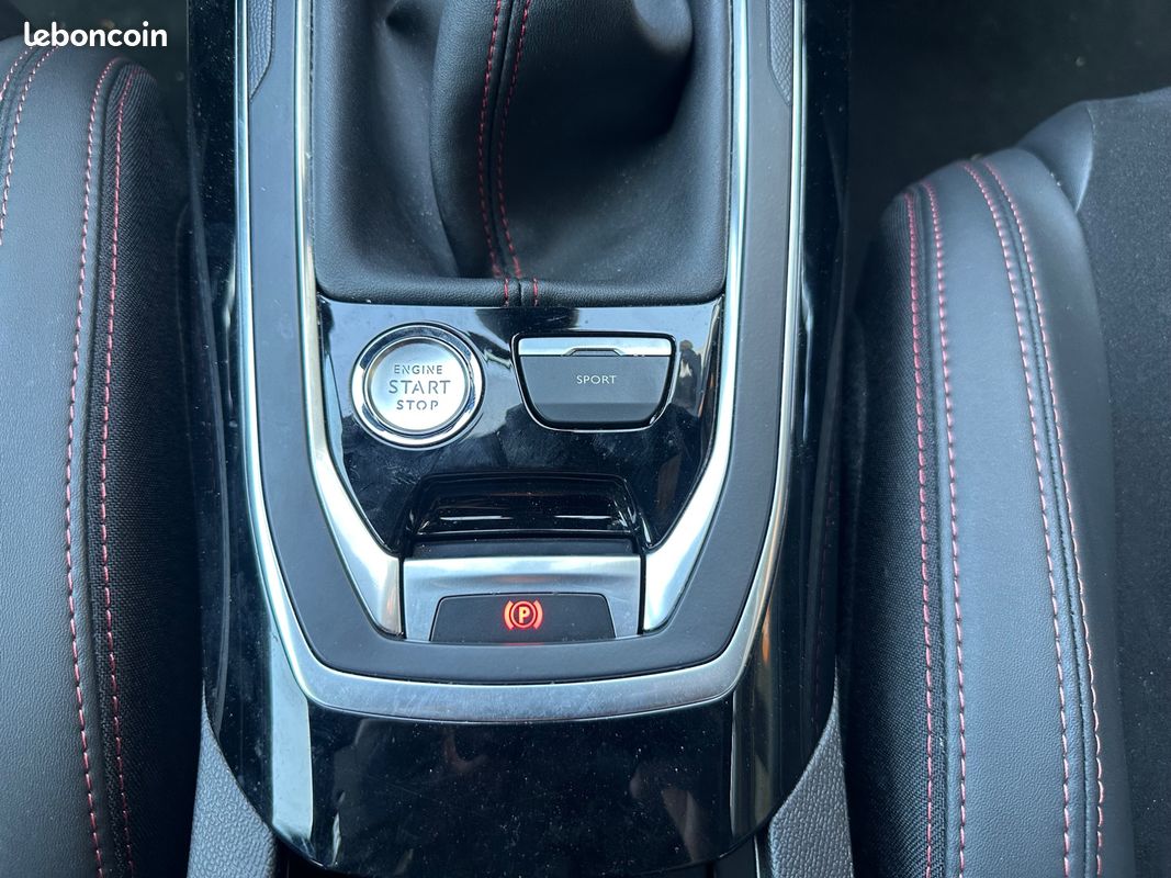 PEUGEOT 308 1.2 130ch GT PACK APPLE CARPLAY / CAMERA DE RECUL / COURROIE NEUVE / ENTRETIEN PEUGEOT (image 17)