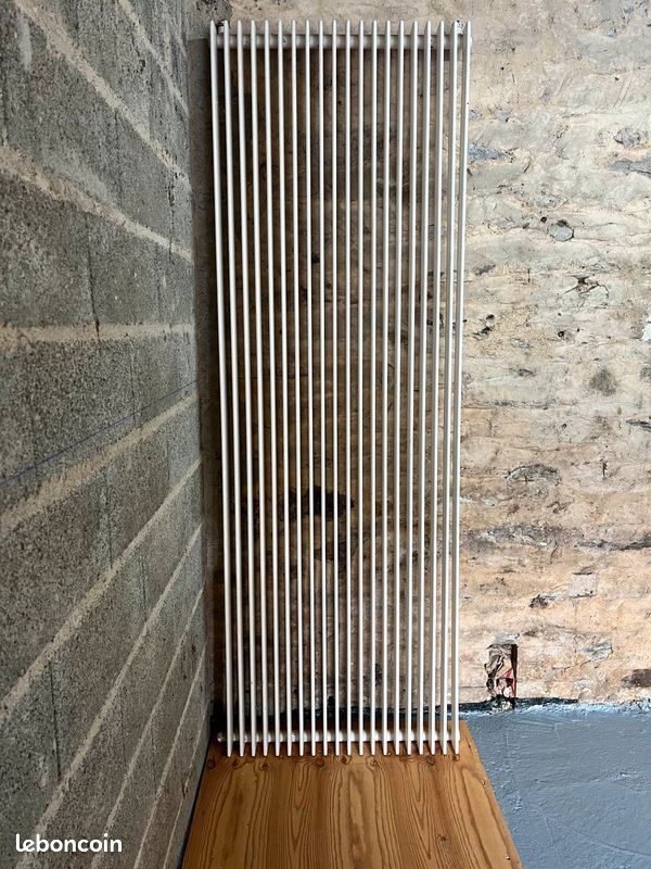 Grand radiateur vertical (image 1)