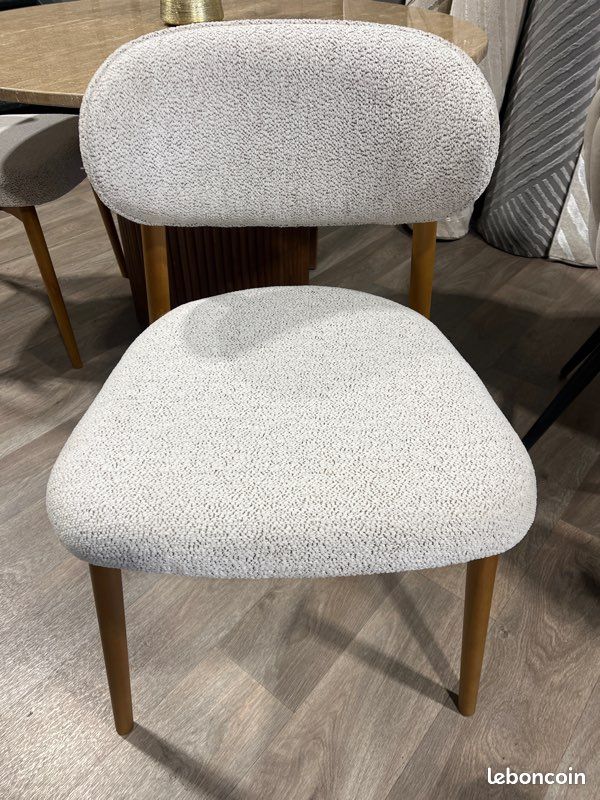 Chaise varna bois d’hetre neuve (image 2)