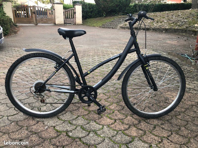 Vélo de ville vtc 26' scrapper ado ou adulte en très bon état Vélos