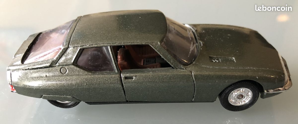 CITROËN SM longueur 11 cm grise en résine référence: 03 sans