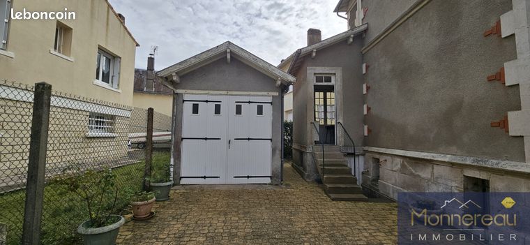 https://img.leboncoin.fr/api/v1/lbcpb1/images/8c/9a/55/8c9a5515015020dcbe4f4e5c0564b8c72cddcb62.jpg?rule=ad-image