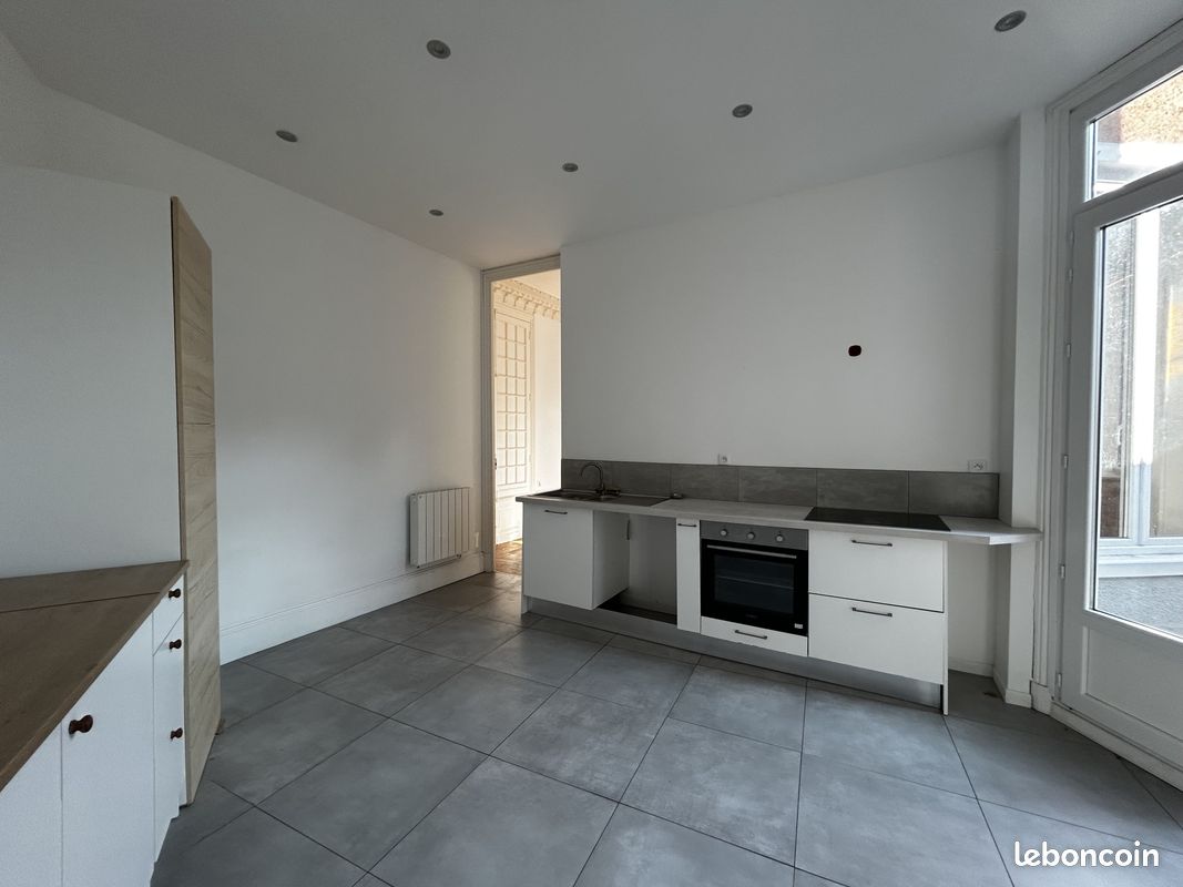 Appartement 4 pièces 90 m² · à Annonay · 90 m² · 825 €