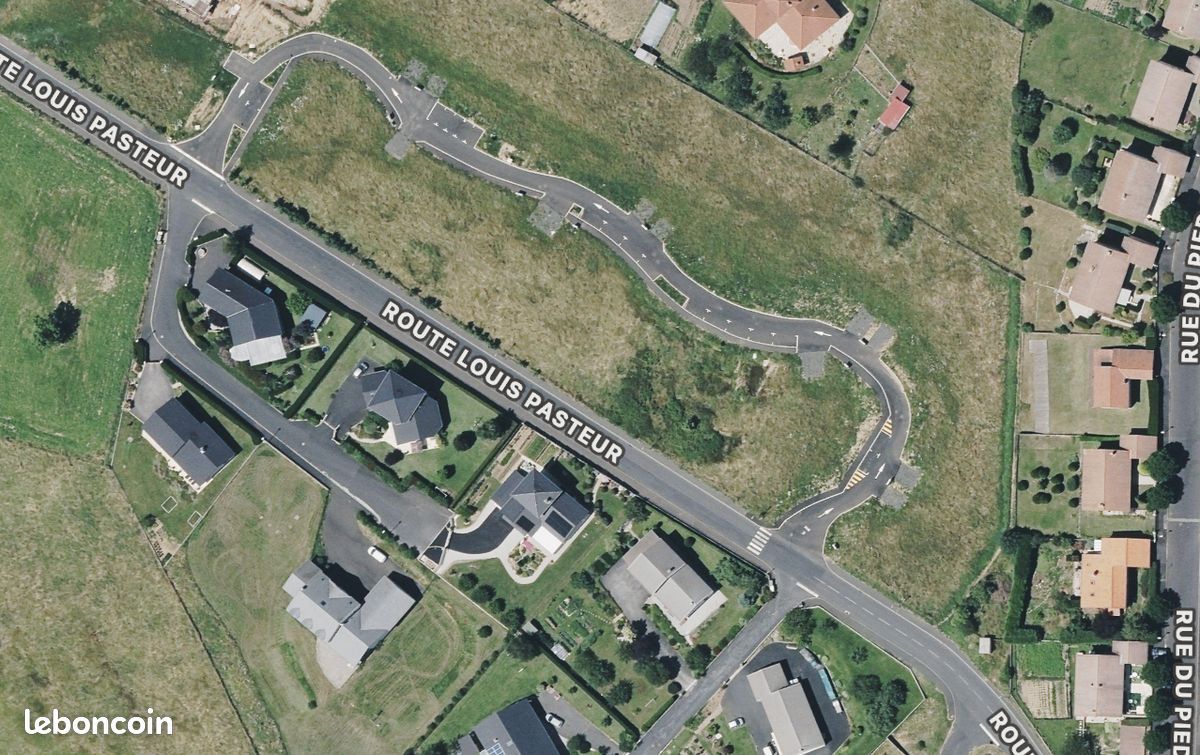 Terrains Constructibles et viabilisés Yssingeaux Le Pecher · 60 000 €