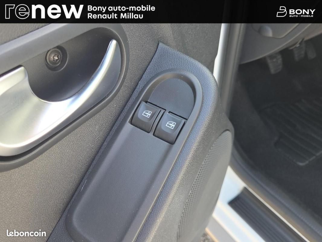 Dacia Duster TCe 125 4x2 Lauréate Plus 2017 (image 19)